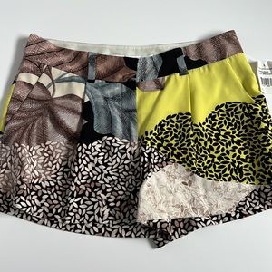 NWOT Diane Von Furstenburg DVF fern landscape Naples silk shorts 100% silk!